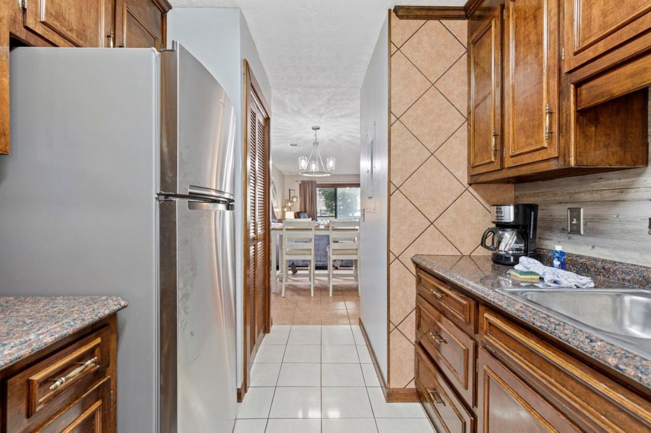Spacious Modern Condo - 1St Floor - One Block To The Beach Myrtle Beach Extérieur photo