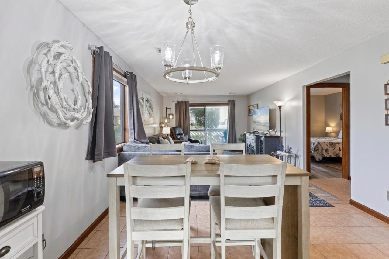 Spacious Modern Condo - 1St Floor - One Block To The Beach Myrtle Beach Extérieur photo