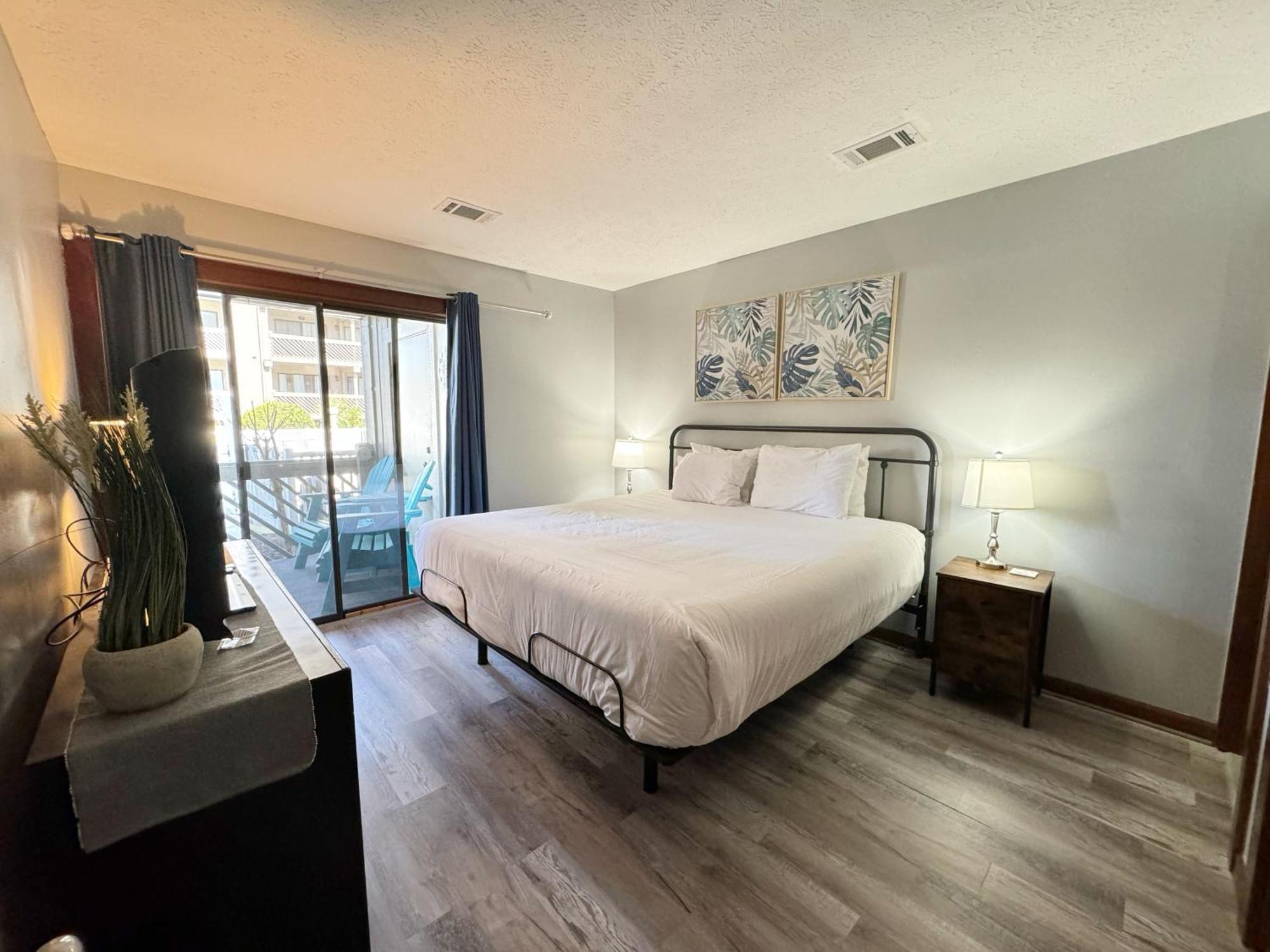 Spacious Modern Condo - 1St Floor - One Block To The Beach Myrtle Beach Extérieur photo